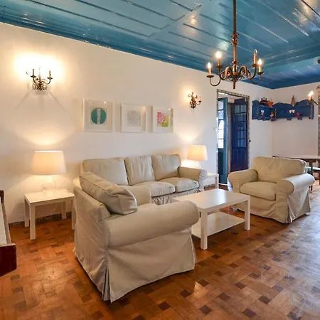 Βίλα Sleeps 12 With Pool And Wifi